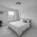 Apartamento Royal Castle View -free Private Parking Trenčín