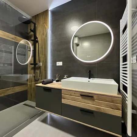 Apartament Royal Castle View -free Private Parking Trenčín