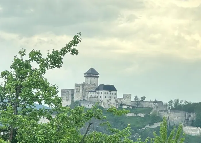 Royal Castle View -free Private Parking * Trenčín
